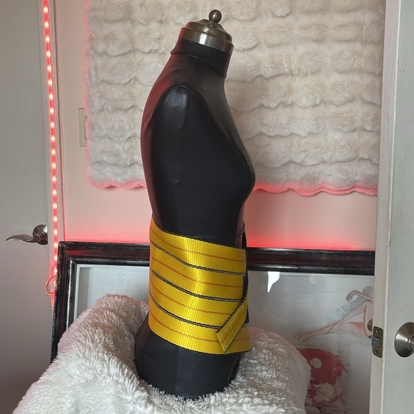 HANDCRAFTED adjustable velcro for sizes 0 to large for personal training belt - Picture 5 of 7